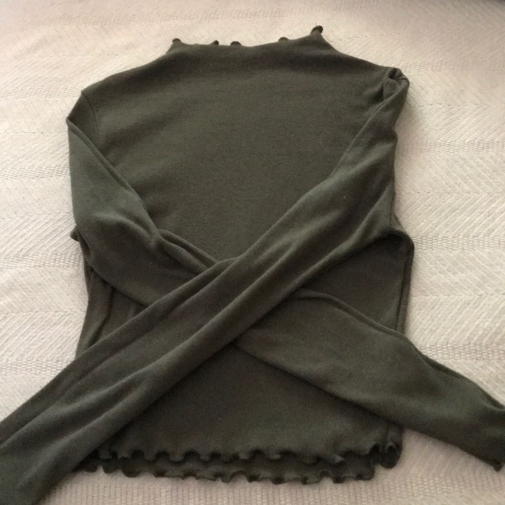 Cropped green top